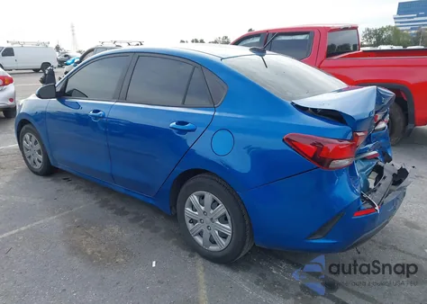 2021 Kia Rio S z USA, uszkodzony, nr VIN 3KPA24AD4ME403578